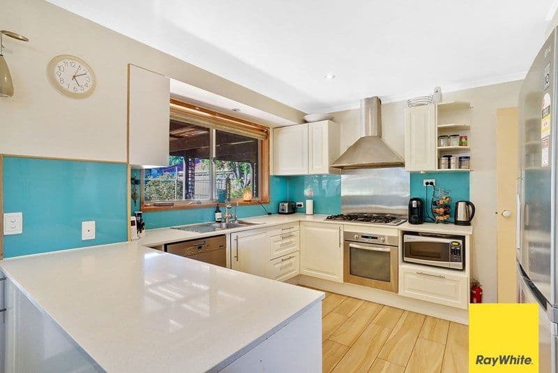 4 Cardiff Court, Craigieburn VIC 3064, Craigieburn - Thumbnail 2