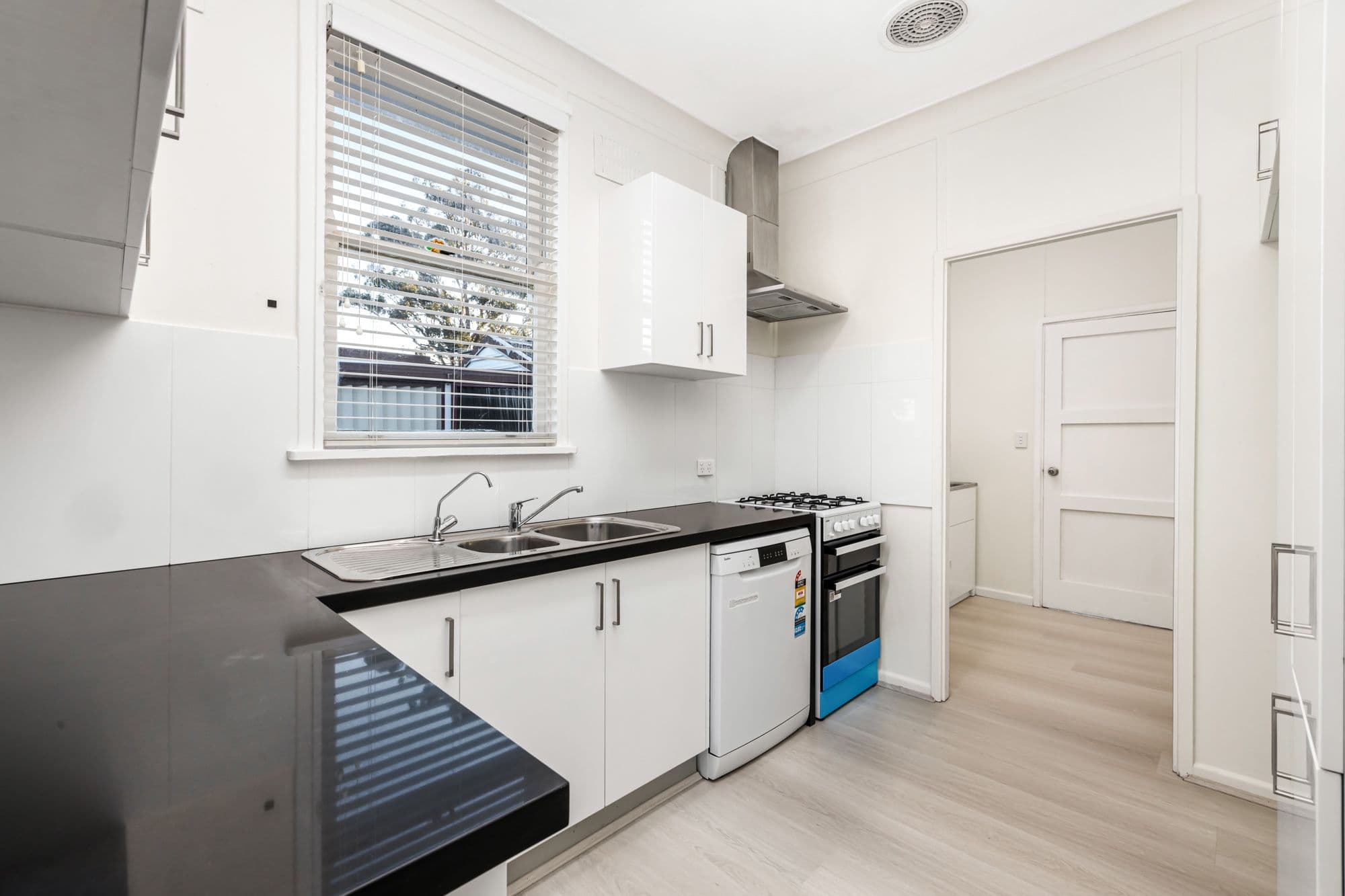18 Mamie Avenue, Seven Hills NSW 2147, Seven Hills - Thumbnail 4