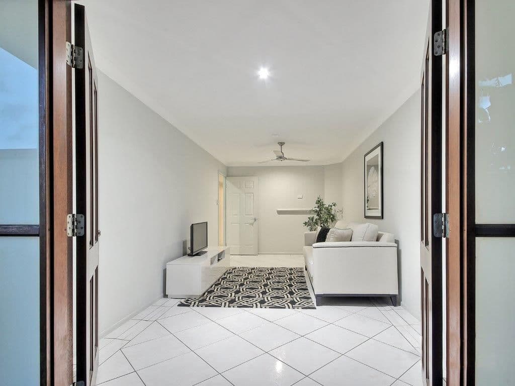33 Avonlea Place, Eight Mile Plains QLD 4113, Eight Mile Plains - Thumbnail 2