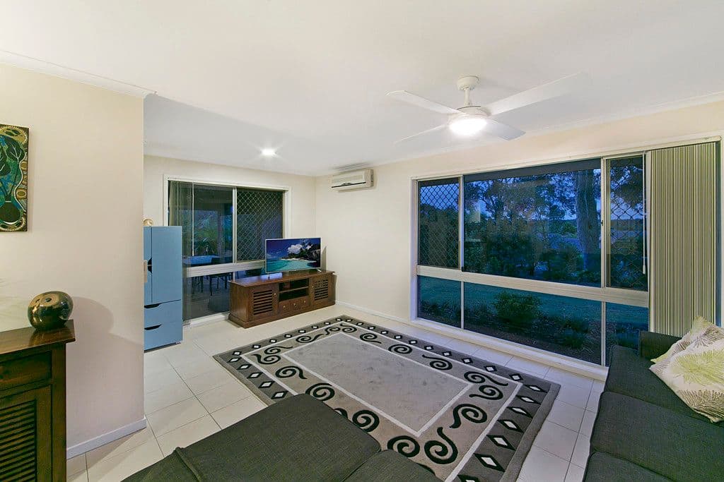 18 Barradine Crescent, Helensvale QLD 4212, Helensvale - Thumbnail 2