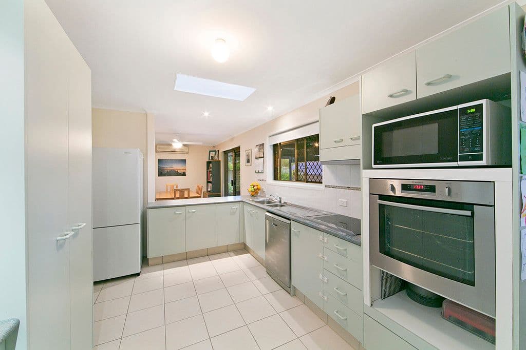 18 Barradine Crescent, Helensvale QLD 4212, Helensvale - Thumbnail 3