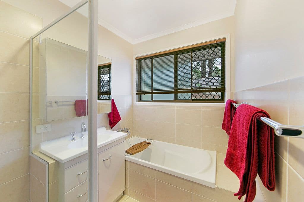 18 Barradine Crescent, Helensvale QLD 4212, Helensvale - Thumbnail 8