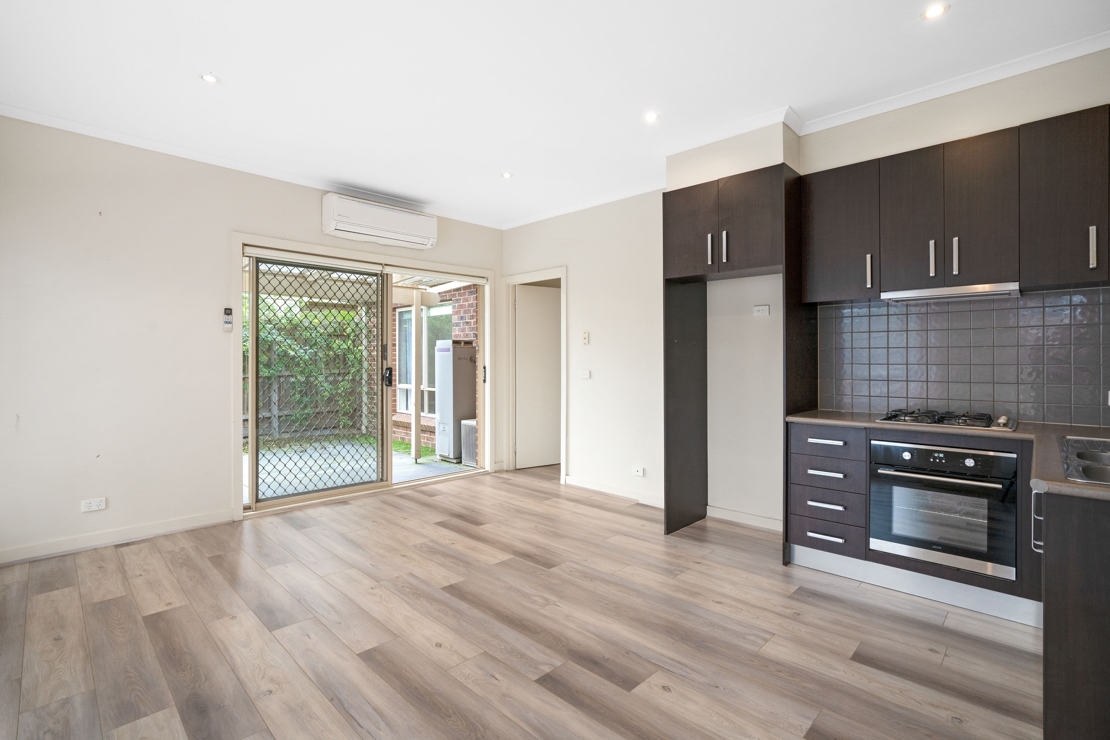 30 Highland Street, Kingsbury VIC 3083, Kingsbury - Thumbnail 2