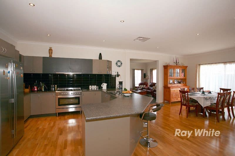 19 White Gum Way, CRANBOURNE NORTH VIC 3977, Cranbourne North - Image 1