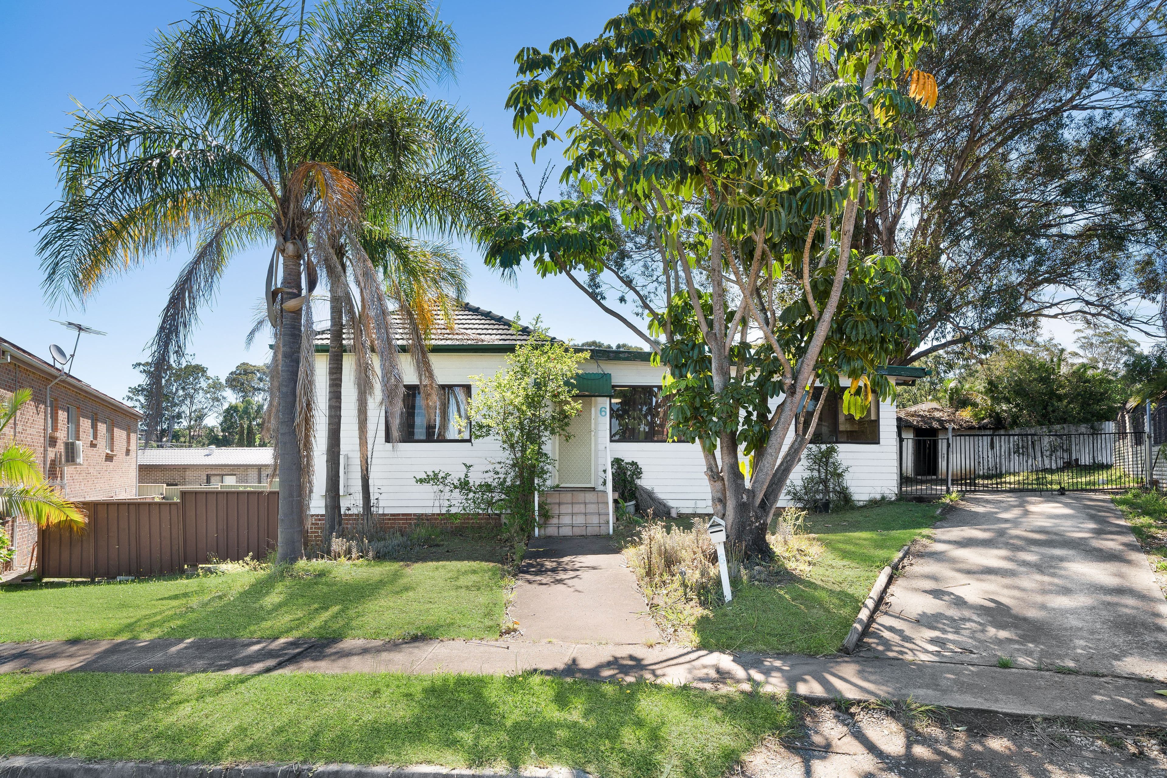 6 Onyx Close, Bossley Park NSW 2176, Bossley Park - Image 1