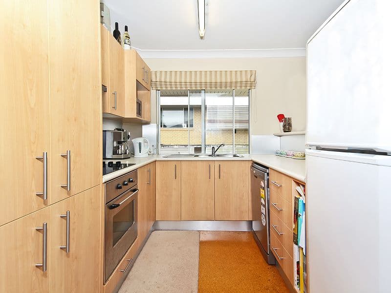22 Warren Street, ST LUCIA QLD 4067, St Lucia - Thumbnail 3