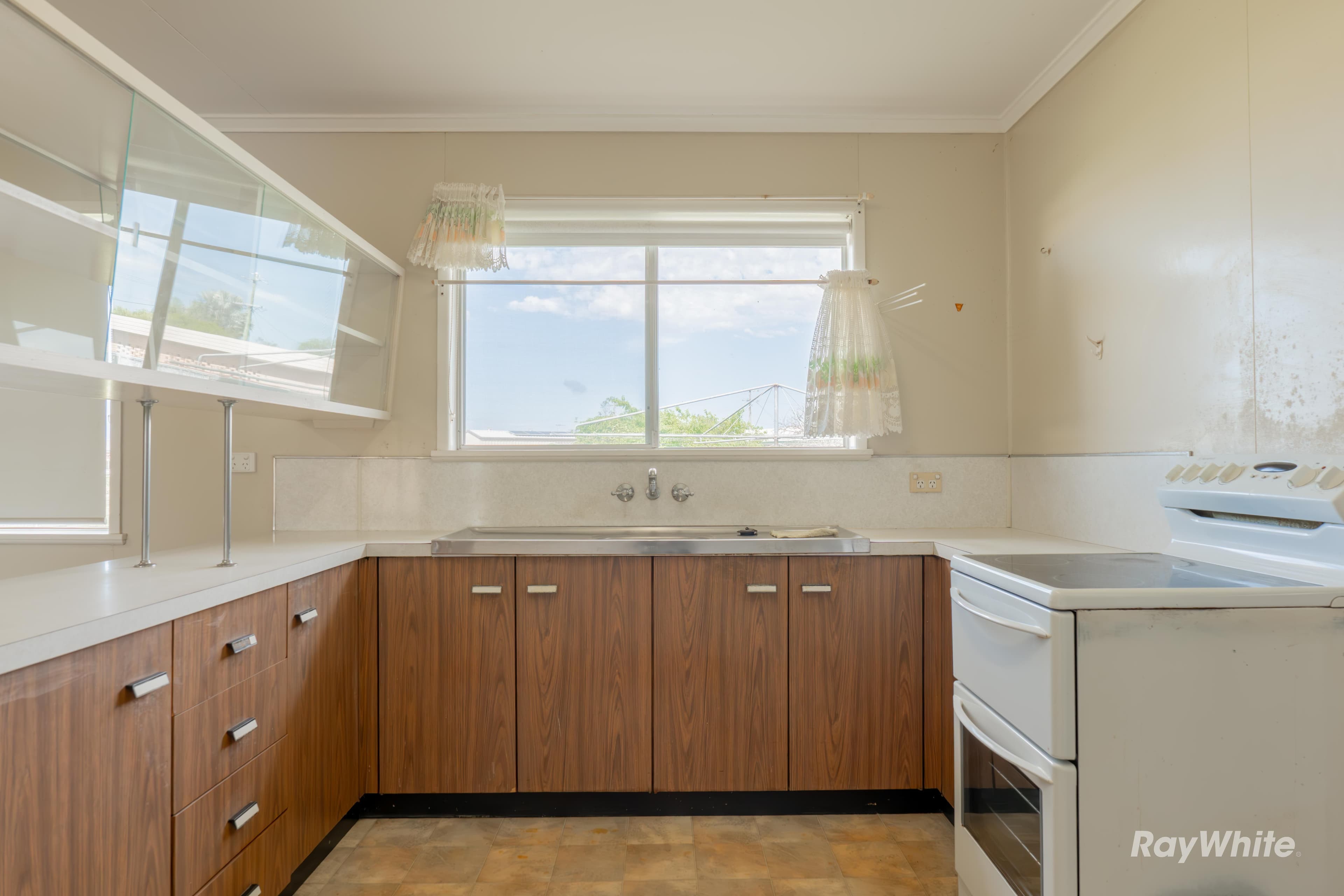 2 Harvey Street, Avenell Heights QLD 4670, Avenell Heights - Thumbnail 7