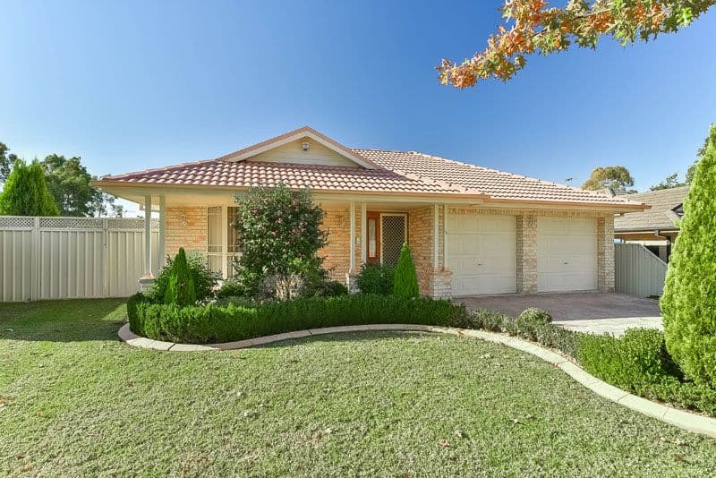 9 Vannon Circuit, Currans Hill - Image 1