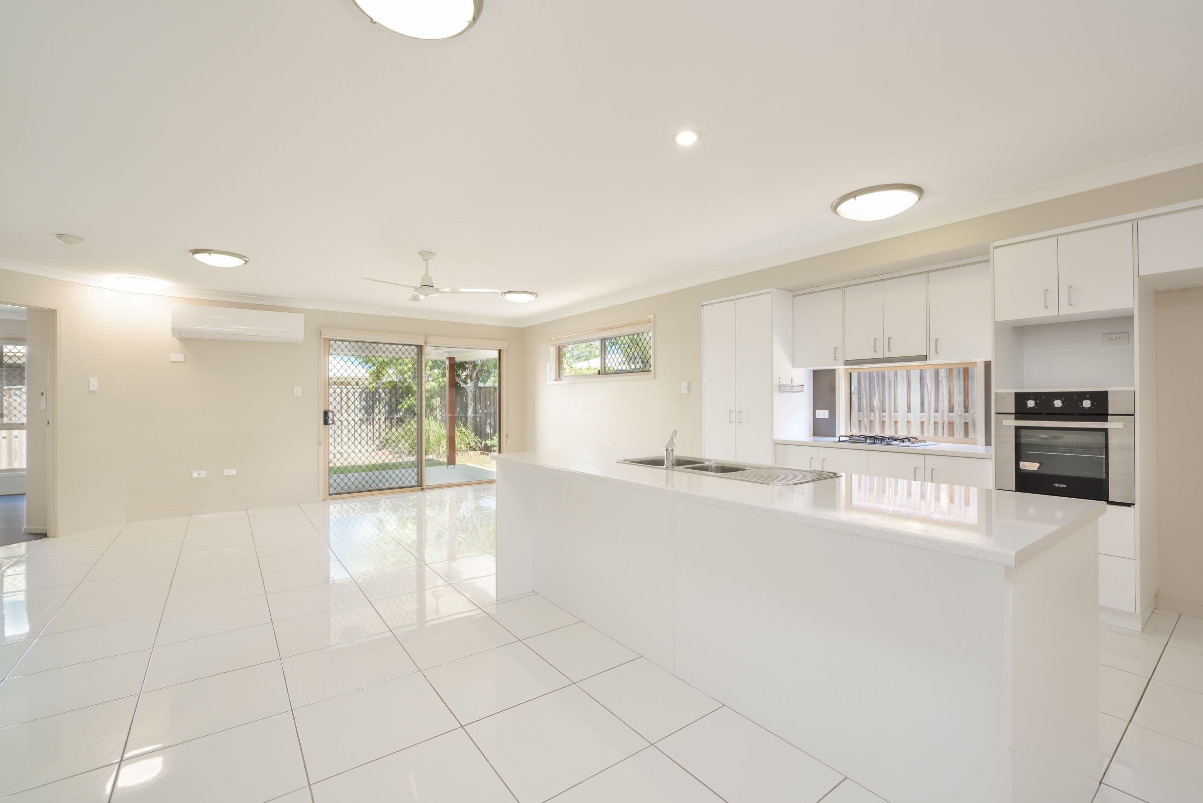 9 Valhalla Street, Clinton QLD 4680, Clinton - Thumbnail 2