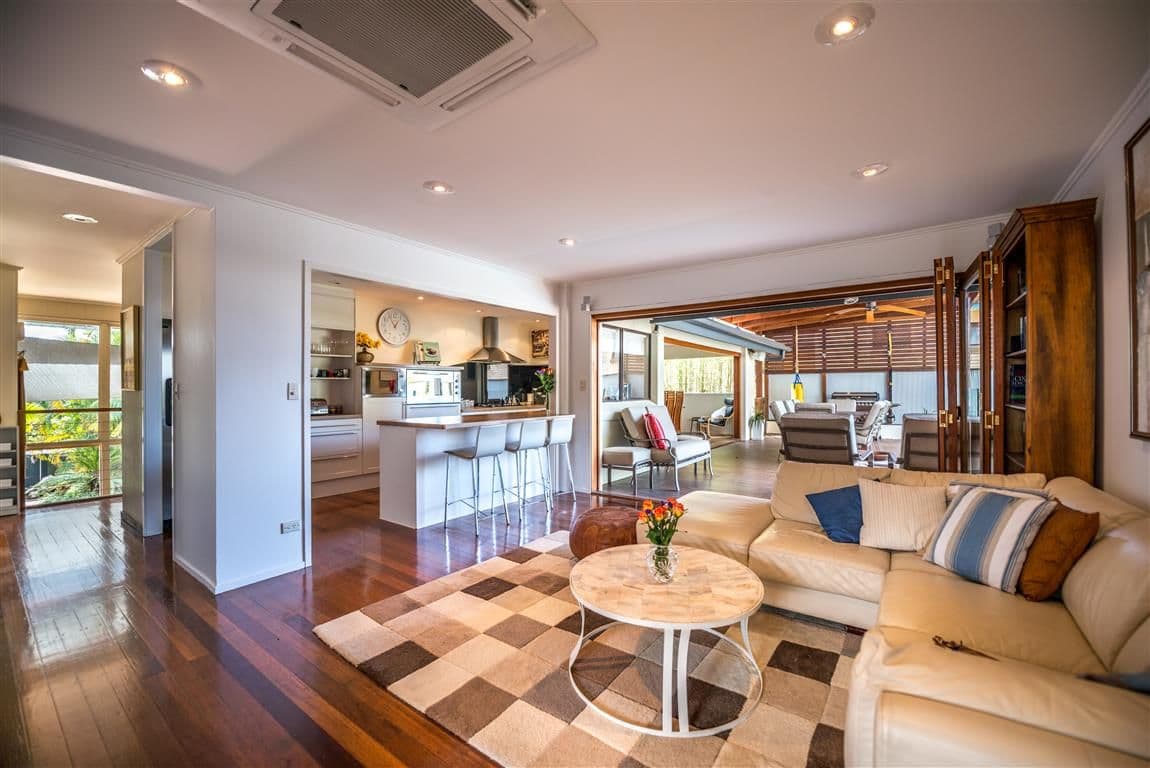 184 Heeb Street, BENOWA QLD 4217, Benowa - Thumbnail 2
