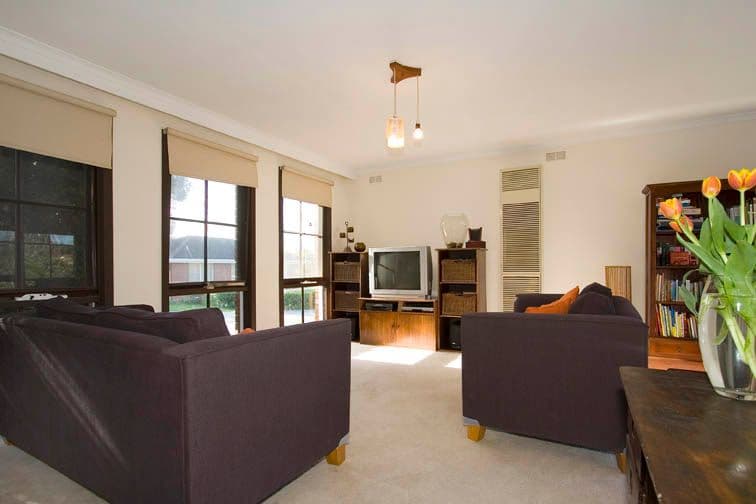 24 Whiton Street, Mount Waverley VIC 3149, Mount Waverley - Thumbnail 2