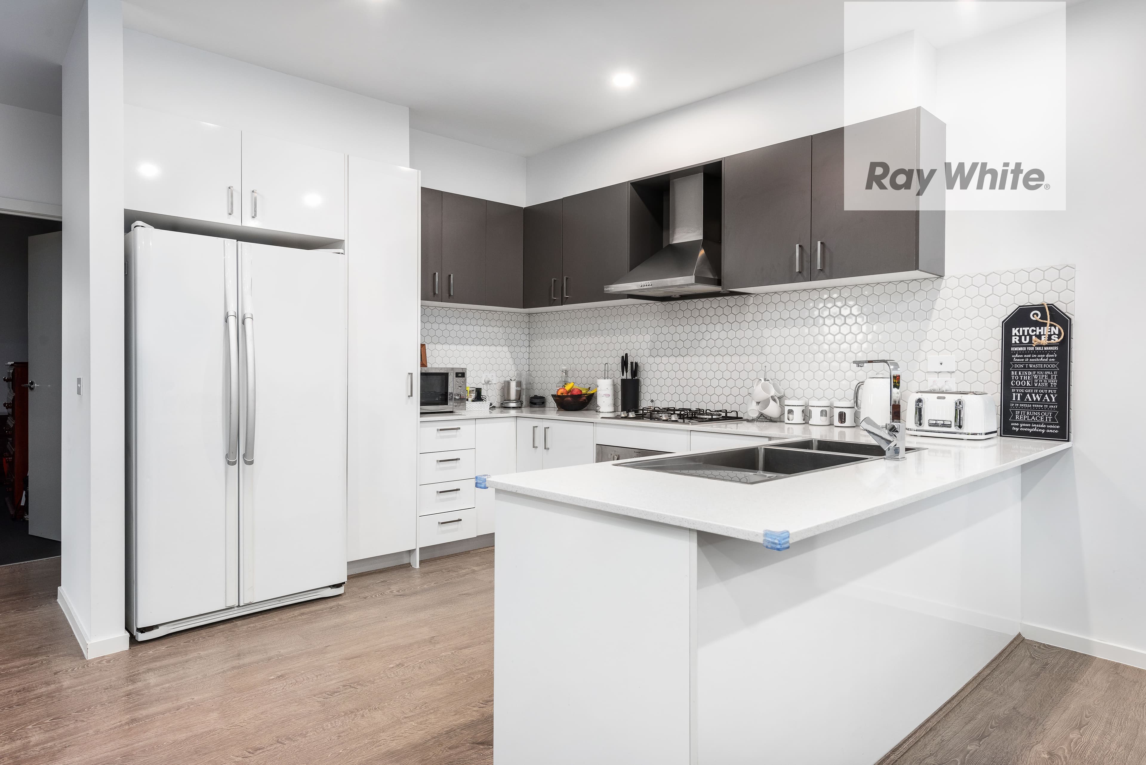 8 Gyrfalcon Way, Doreen VIC 3754, Doreen - Thumbnail 2