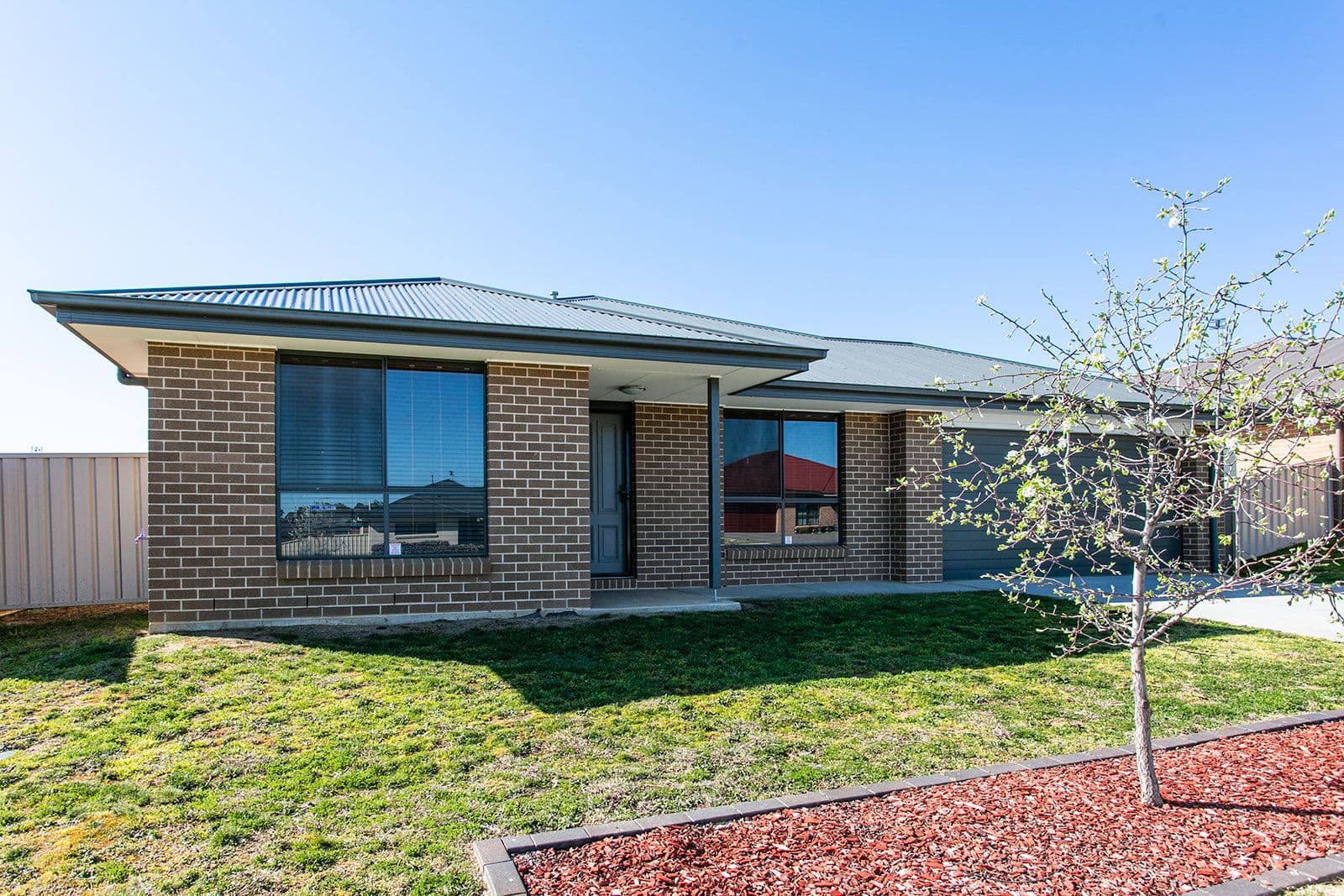 26 Molloy Drive, Orange - Thumbnail 2