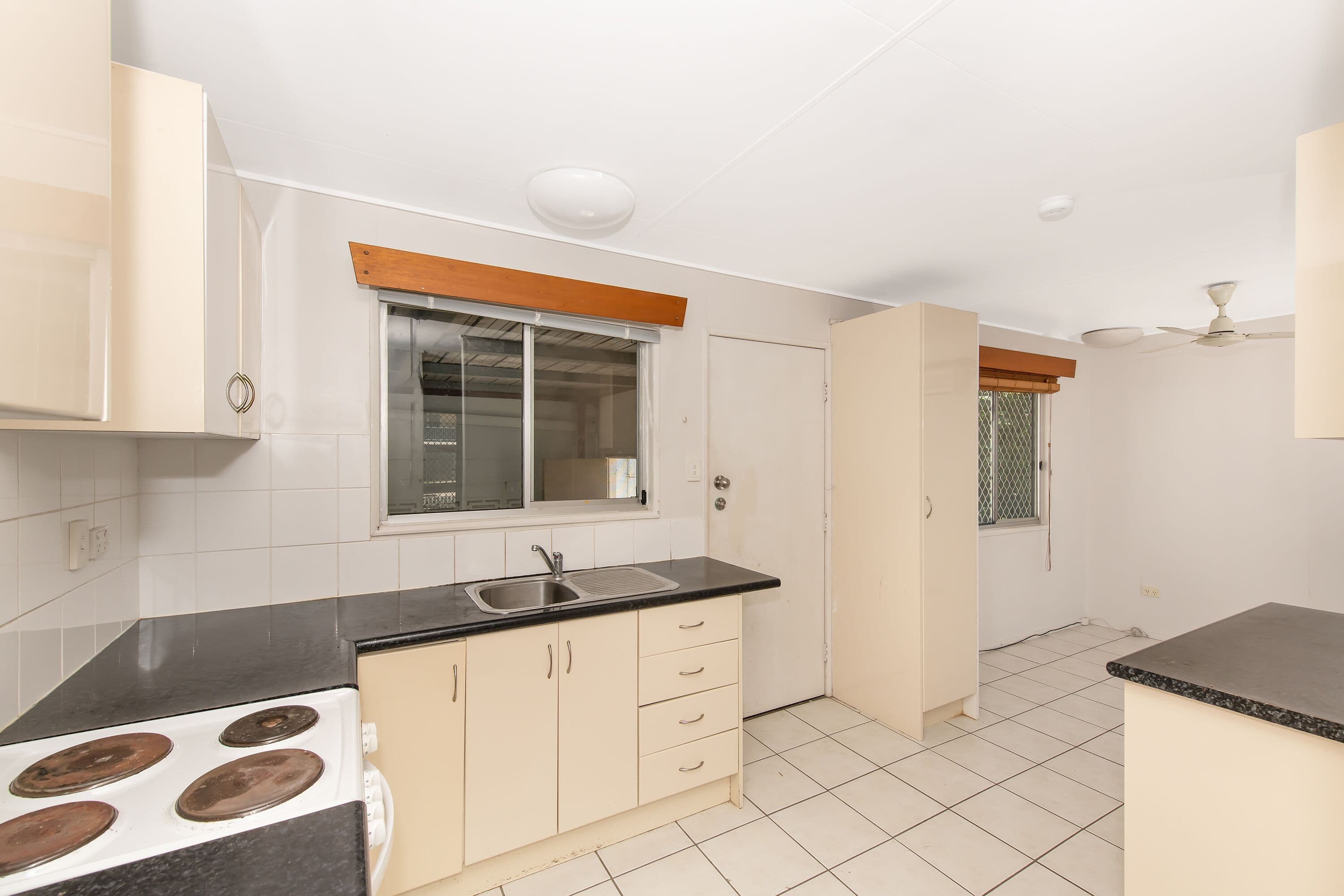 1 Ryrie Crescent, Rasmussen QLD 4815, Rasmussen - Thumbnail 3