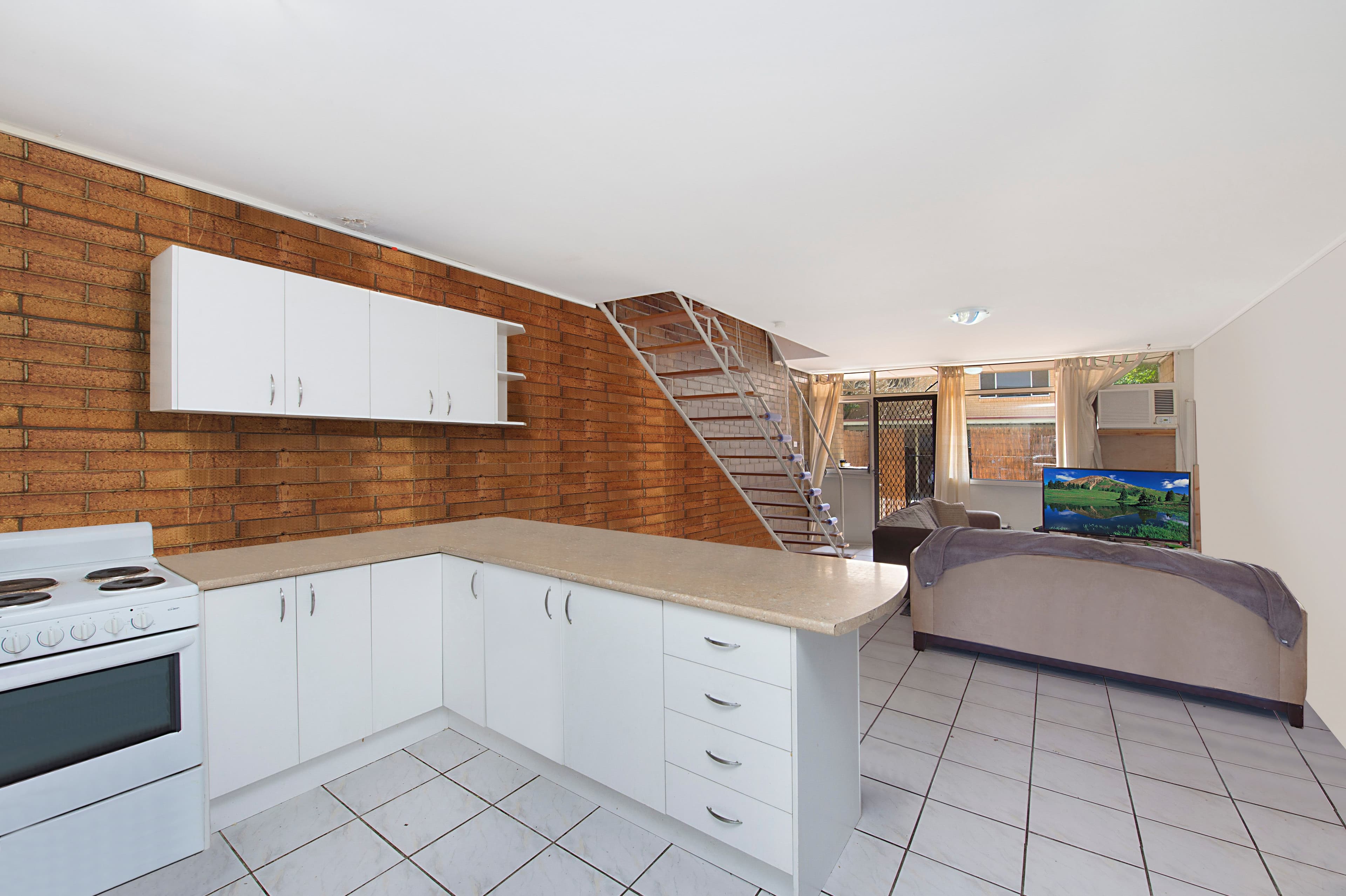 10 'Sturt Lodge' 15 George Avenue, Broadbeach QLD 4218, Broadbeach - Thumbnail 4