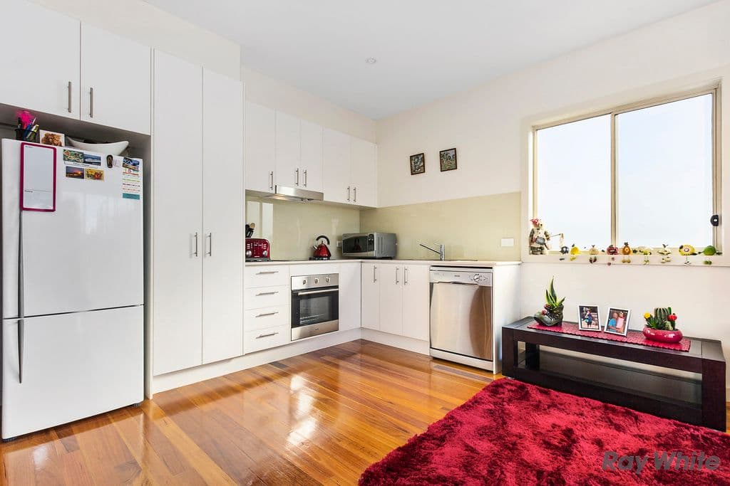 2 Minna Street, Blackburn VIC 3130, Blackburn - Thumbnail 2
