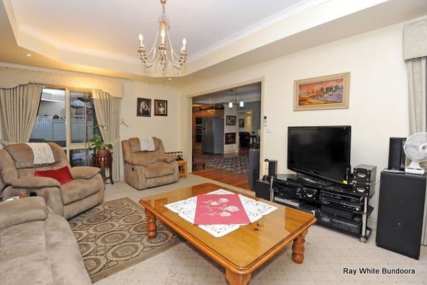 1 Eucalypt Drive, MILL PARK VIC 3082, Mill Park - Thumbnail 5