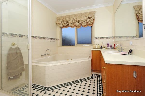 1 Eucalypt Drive, MILL PARK VIC 3082, Mill Park - Thumbnail 6