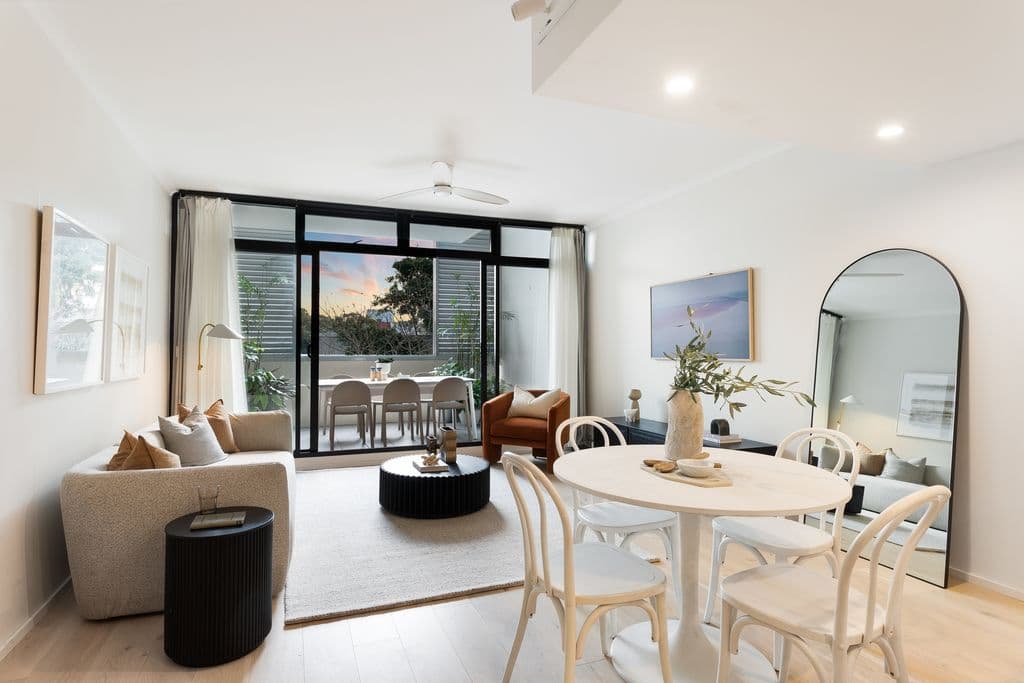 L208/8 Loveridge Street, Alexandria - Image 1