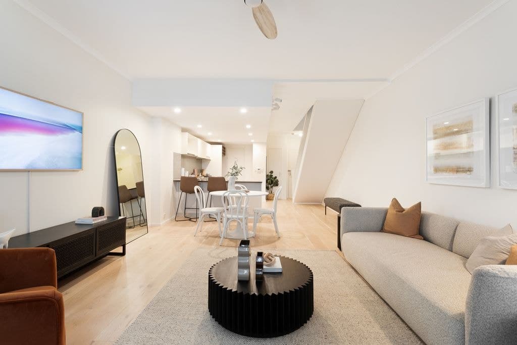 L208/8 Loveridge Street, Alexandria - Thumbnail 4