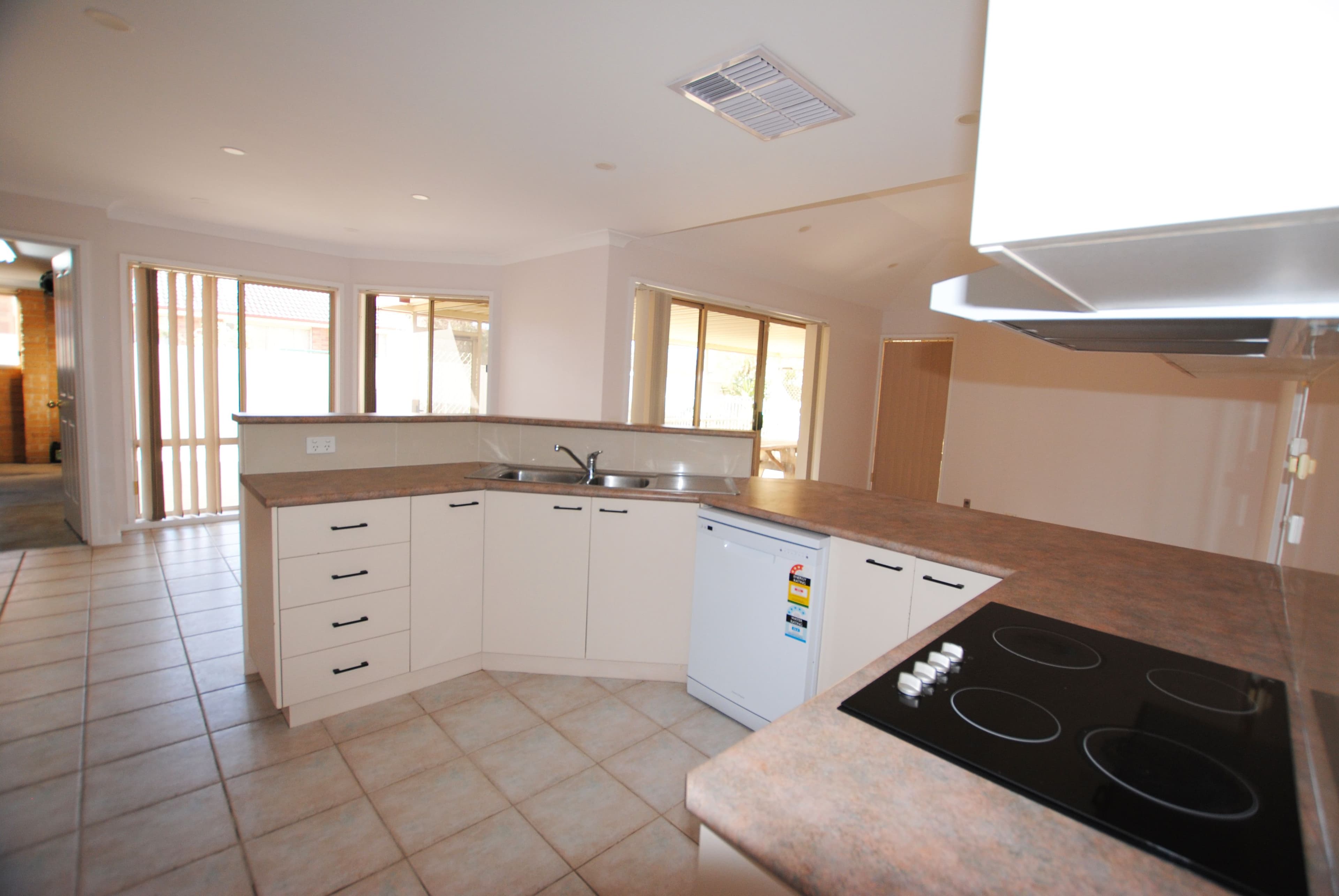 1 Innisvale Court, Griffith - Thumbnail 3