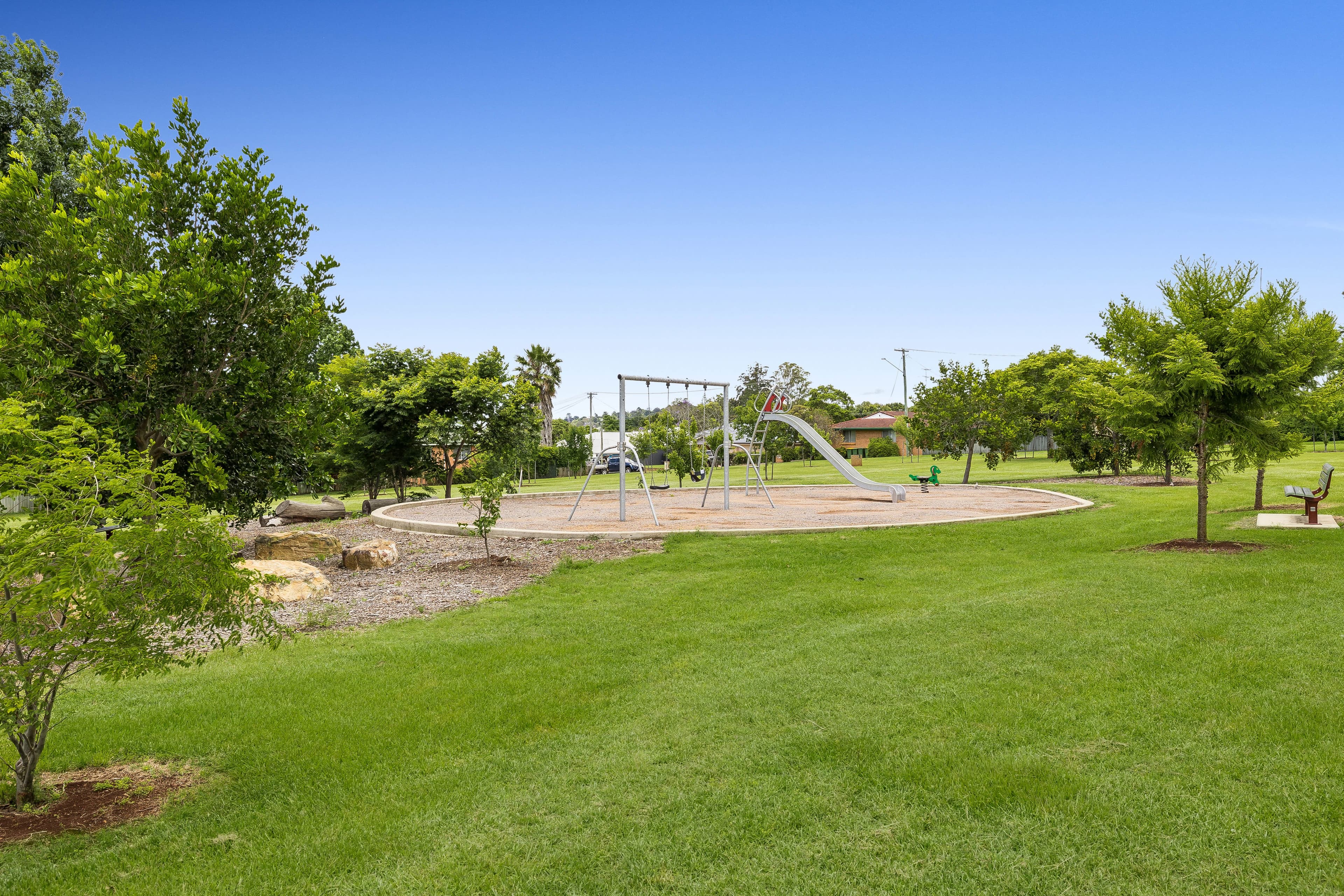 1 Eardley Street, Newtown QLD 4350, Newtown - Thumbnail 2