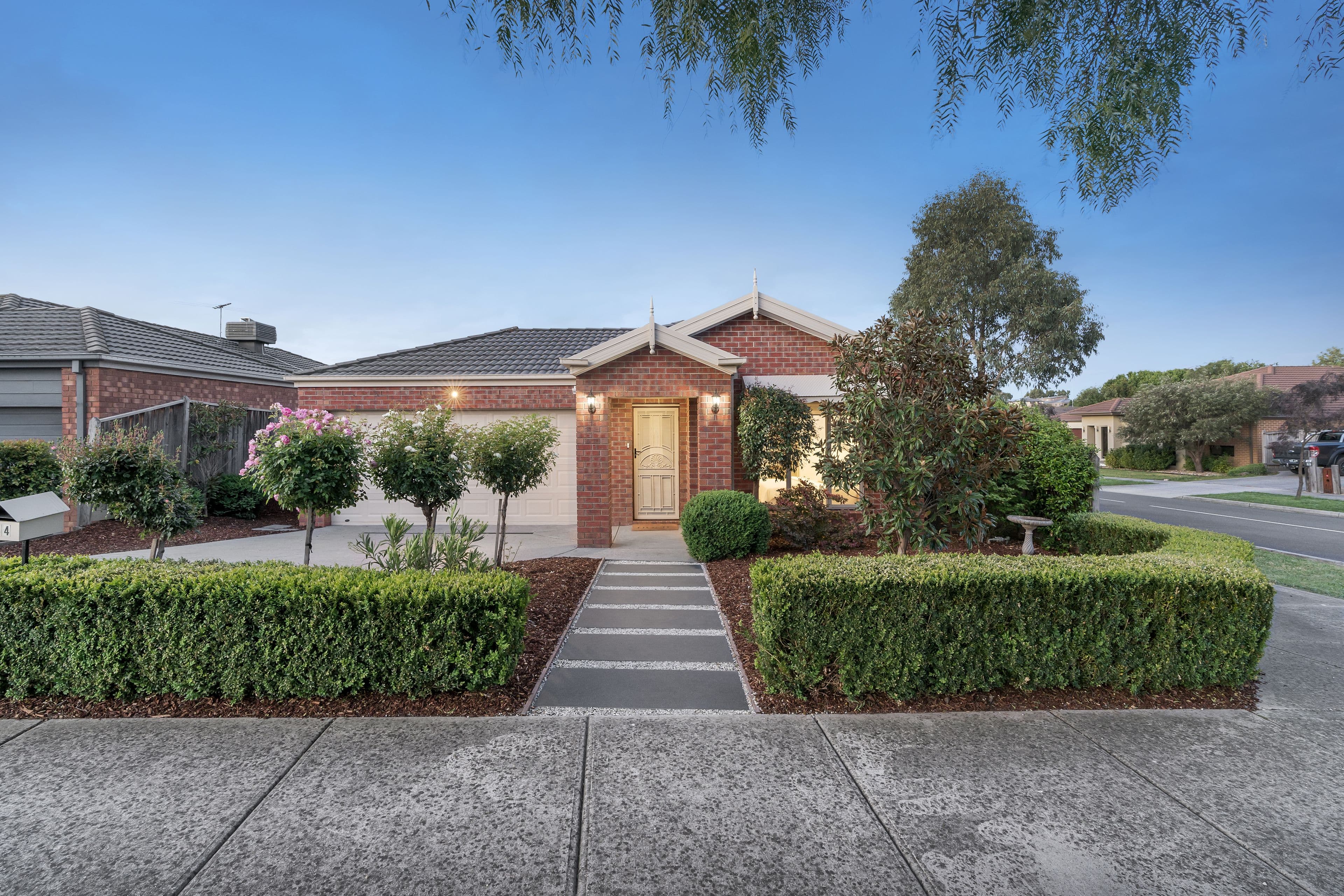24 Eminence Blvd,, Doreen VIC 3754, Doreen - Thumbnail 2
