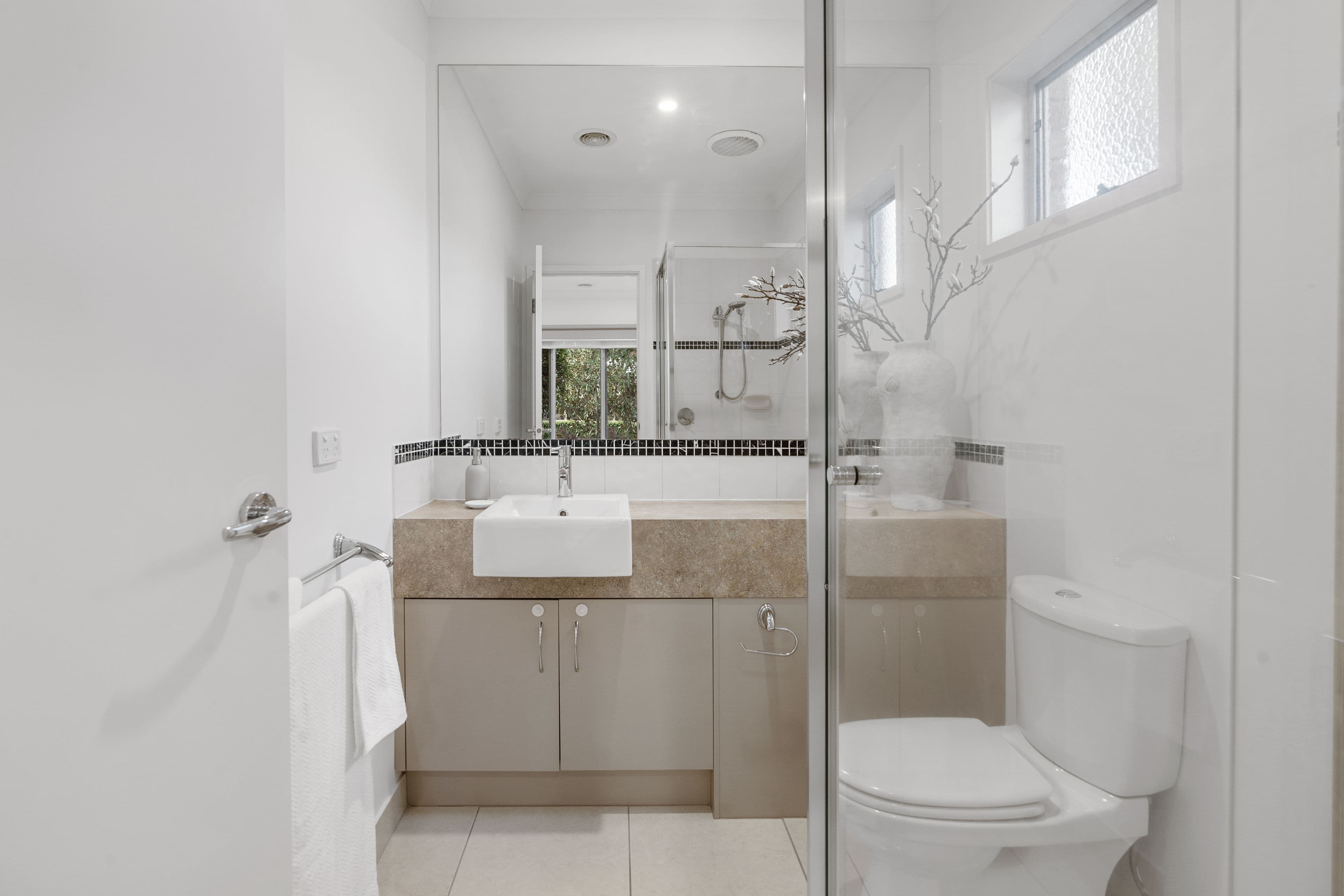 24 Eminence Blvd,, Doreen VIC 3754, Doreen - Thumbnail 5