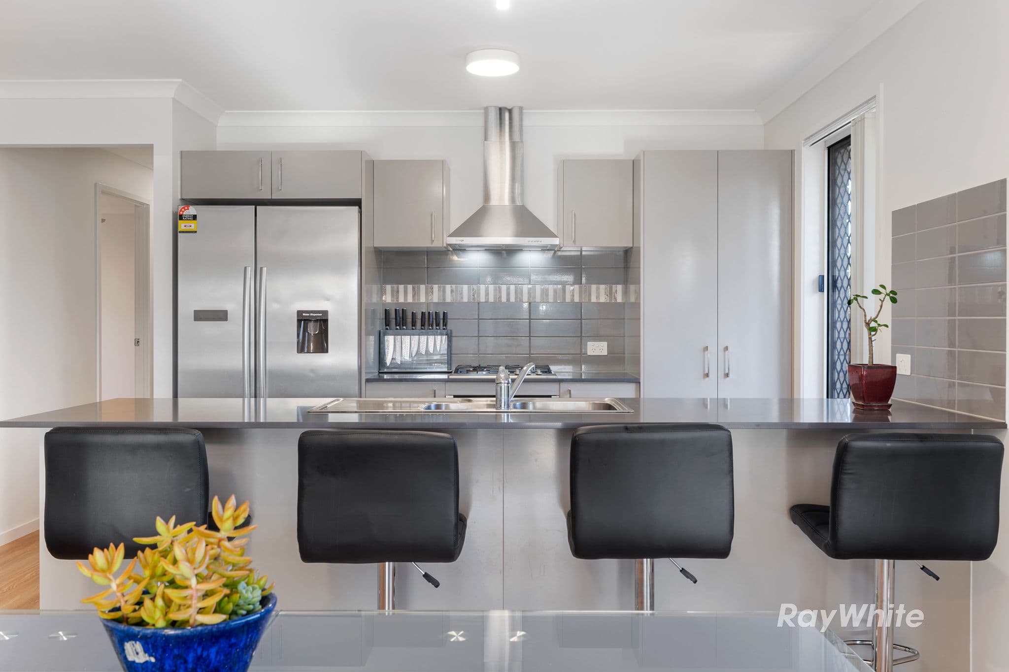 2 Wang Street, Park Ridge QLD 4125, Park Ridge - Thumbnail 2