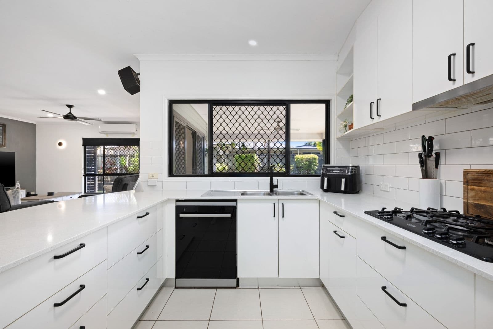 17 Parkwood Place, Palmwoods QLD 4555, Palmwoods - Thumbnail 4