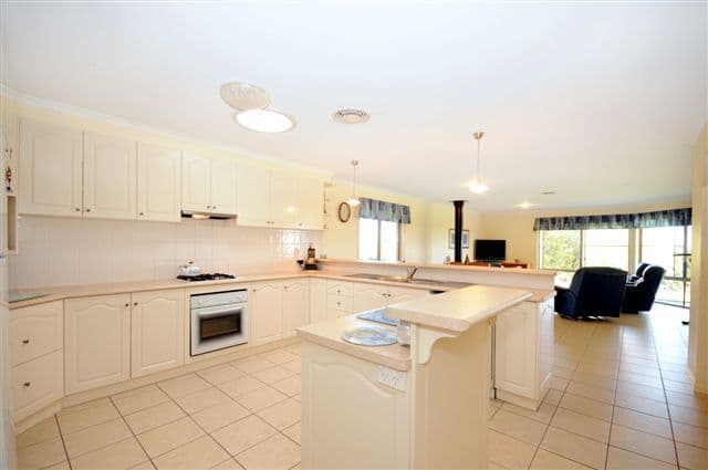 21 Bowtell Drive, HIGHFIELDS QLD 4352, Highfields - Thumbnail 2