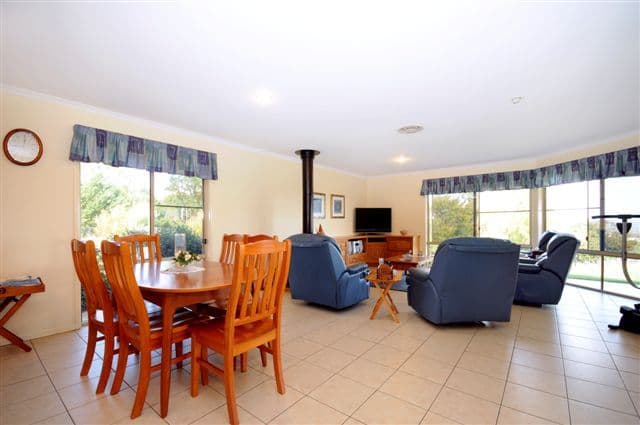 21 Bowtell Drive, HIGHFIELDS QLD 4352, Highfields - Thumbnail 4
