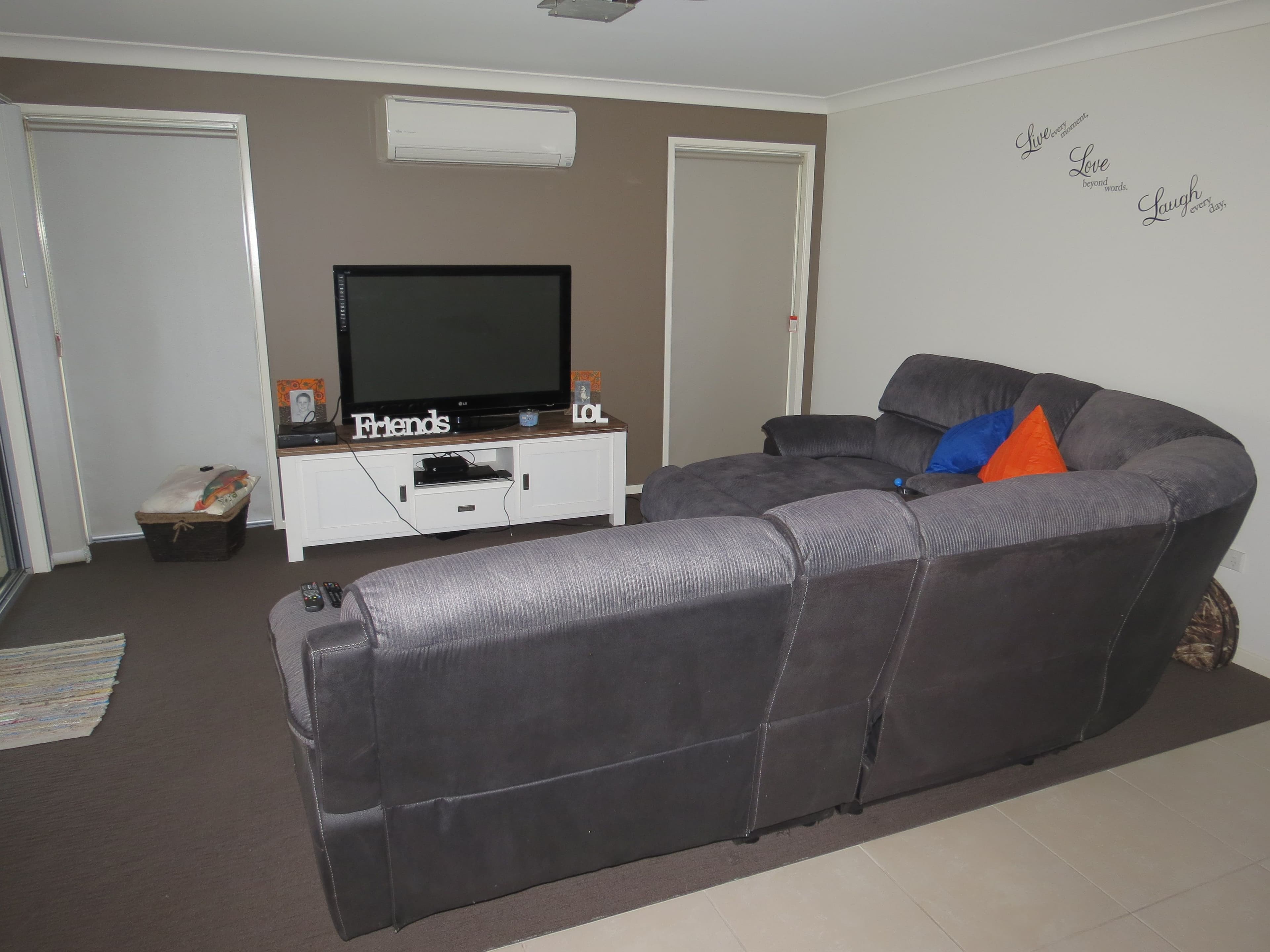 7 Easton Street, Emerald QLD 4720, Emerald - Thumbnail 2