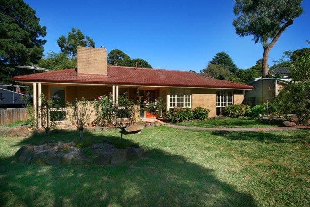12 Redfern Court, BORONIA VIC 3155, Boronia - Thumbnail 2