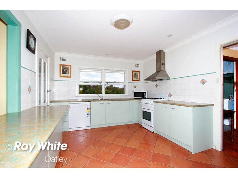 52 Jindabyne Crescent, PEAKHURST NSW 2210, Peakhurst Heights - Thumbnail 6