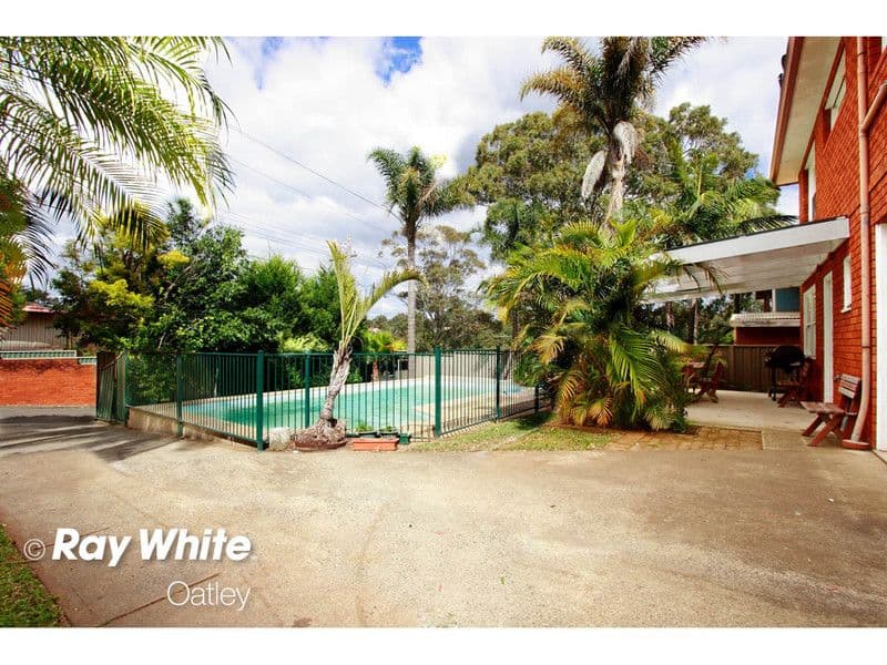 52 Jindabyne Crescent, PEAKHURST NSW 2210, Peakhurst Heights - Thumbnail 7