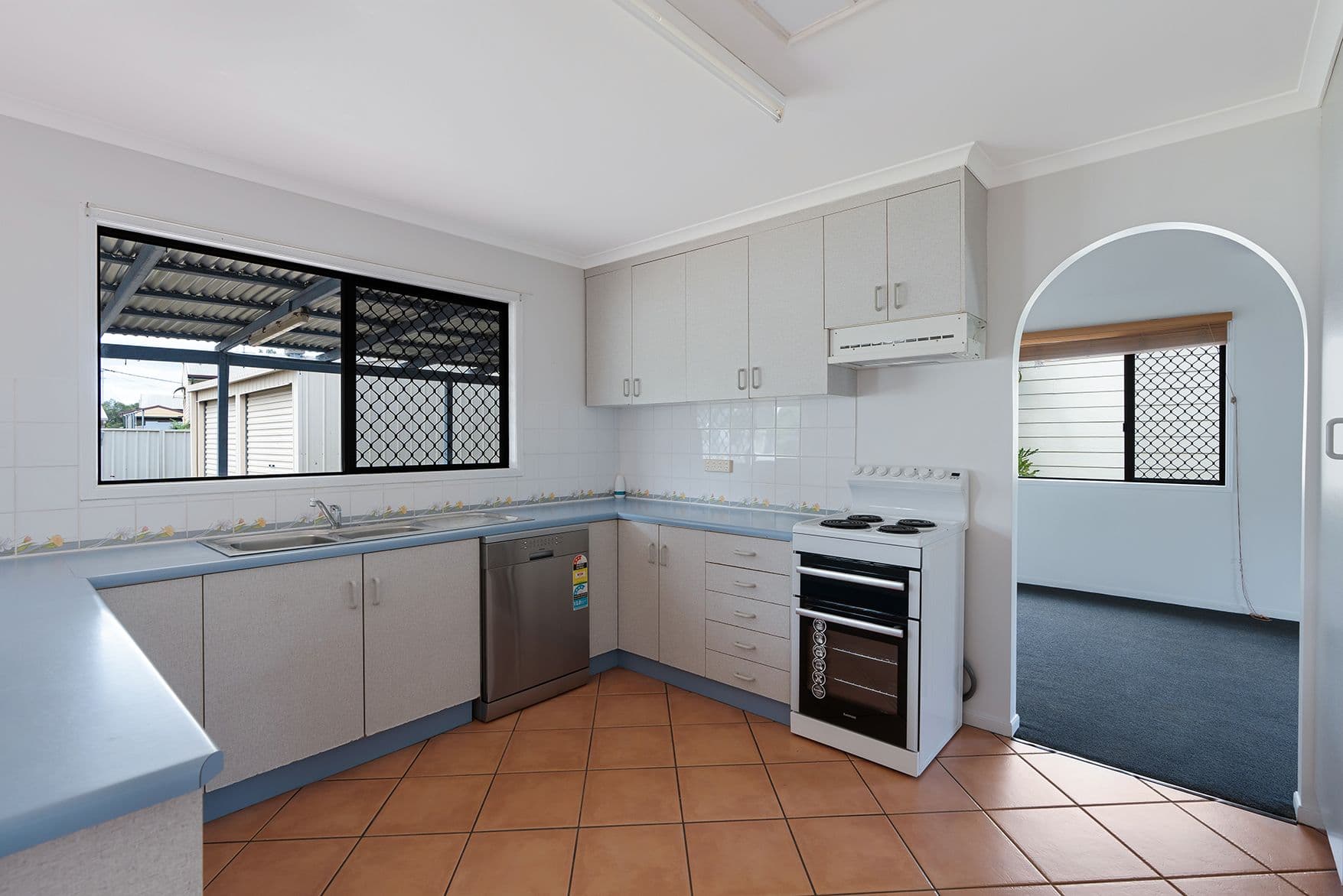 9 Morse Street, Emerald QLD 4720, Emerald - Thumbnail 4