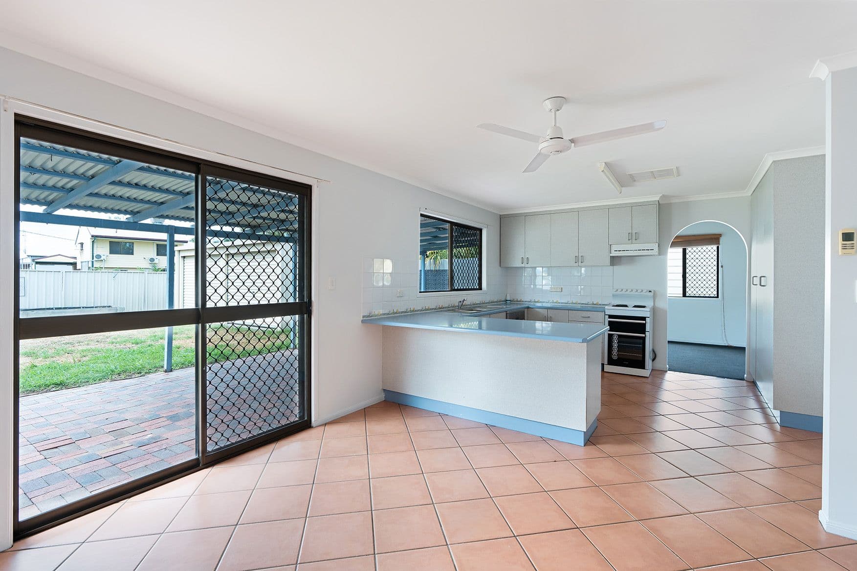 9 Morse Street, Emerald QLD 4720, Emerald - Thumbnail 5