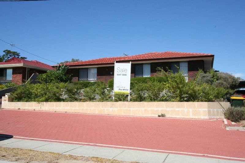 311 Camberrwarra Drive, CRAIGIE WA 6025, Craigie - Thumbnail 2