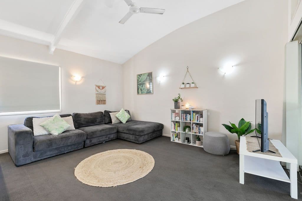 24 Yamboyna Street, Manly QLD 4179, Manly - Thumbnail 2