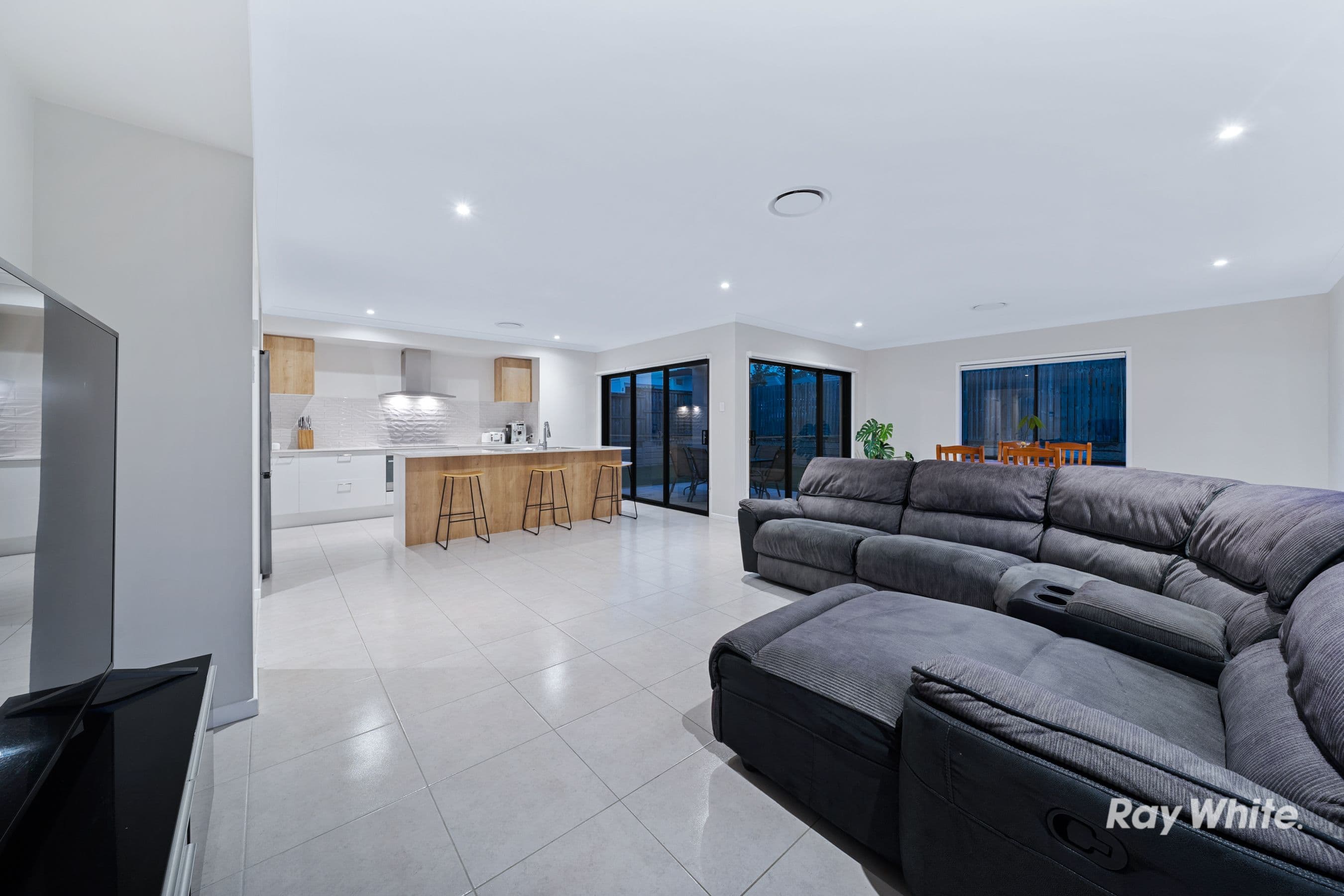 62 Coringley Road, Greenbank QLD 4124, Greenbank - Thumbnail 8