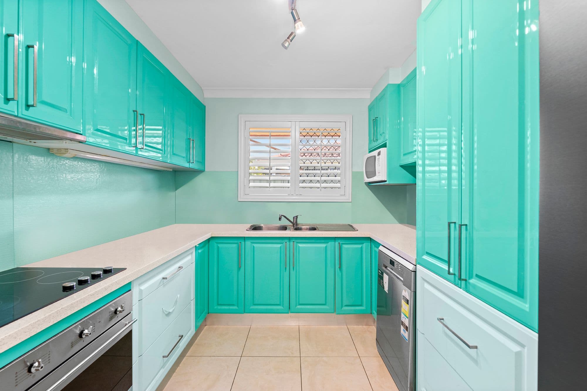 34 Mountain View Avenue, Burleigh Waters QLD 4220, Burleigh Waters - Thumbnail 5