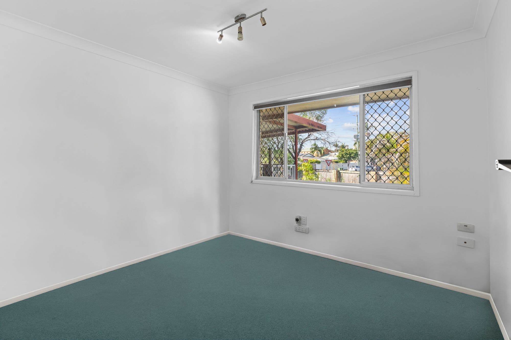 34 Mountain View Avenue, Burleigh Waters QLD 4220, Burleigh Waters - Thumbnail 6