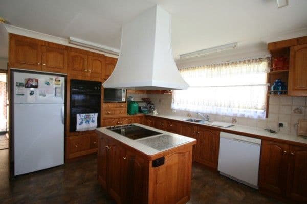18 Wood Street, TENTERFIELD NSW 2372, Tenterfield - Thumbnail 3