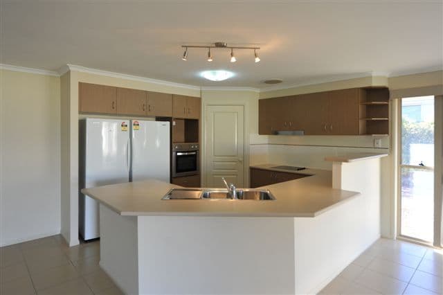 44 Shoesmith Road, WESTBROOK QLD 4350, Westbrook - Thumbnail 2