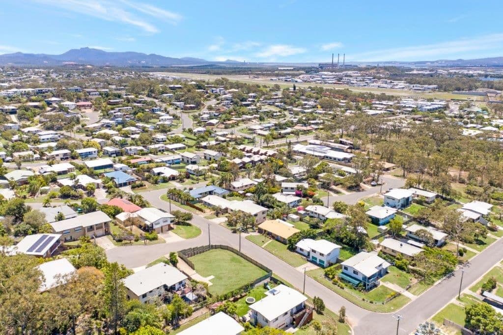 2 Katherine Court, New Auckland QLD 4680, New Auckland - Thumbnail 4
