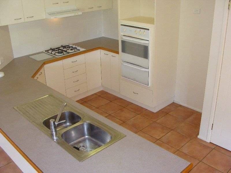 4 Inverary Place, UPPER KEDRON QLD 4055, Upper Kedron - Thumbnail 3