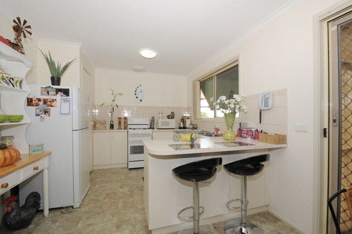 31 Cadles Road, CARRUM DOWNS VIC 3201, Carrum Downs - Thumbnail 2