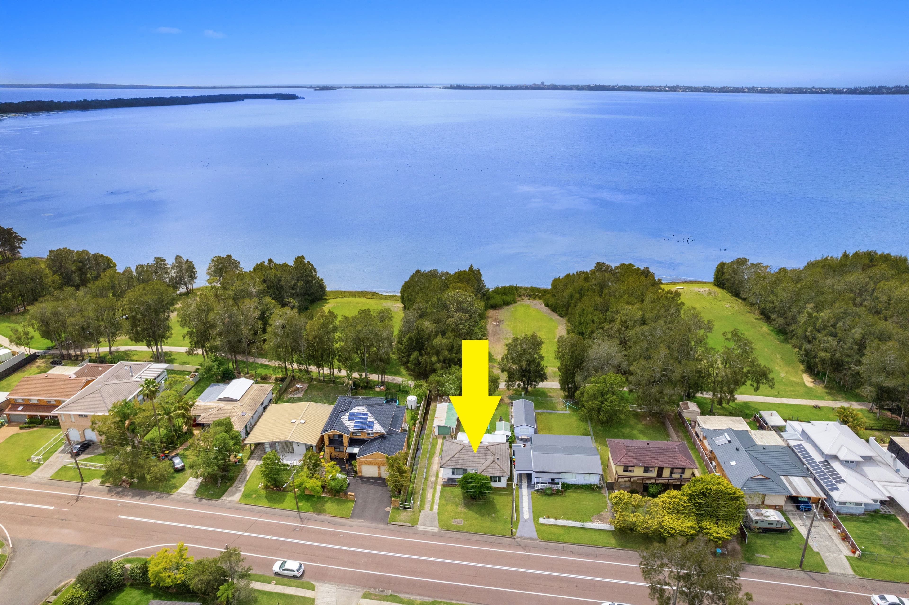 349 Lakedge Avenue, Berkeley Vale NSW 2261, Berkeley Vale - Thumbnail 2