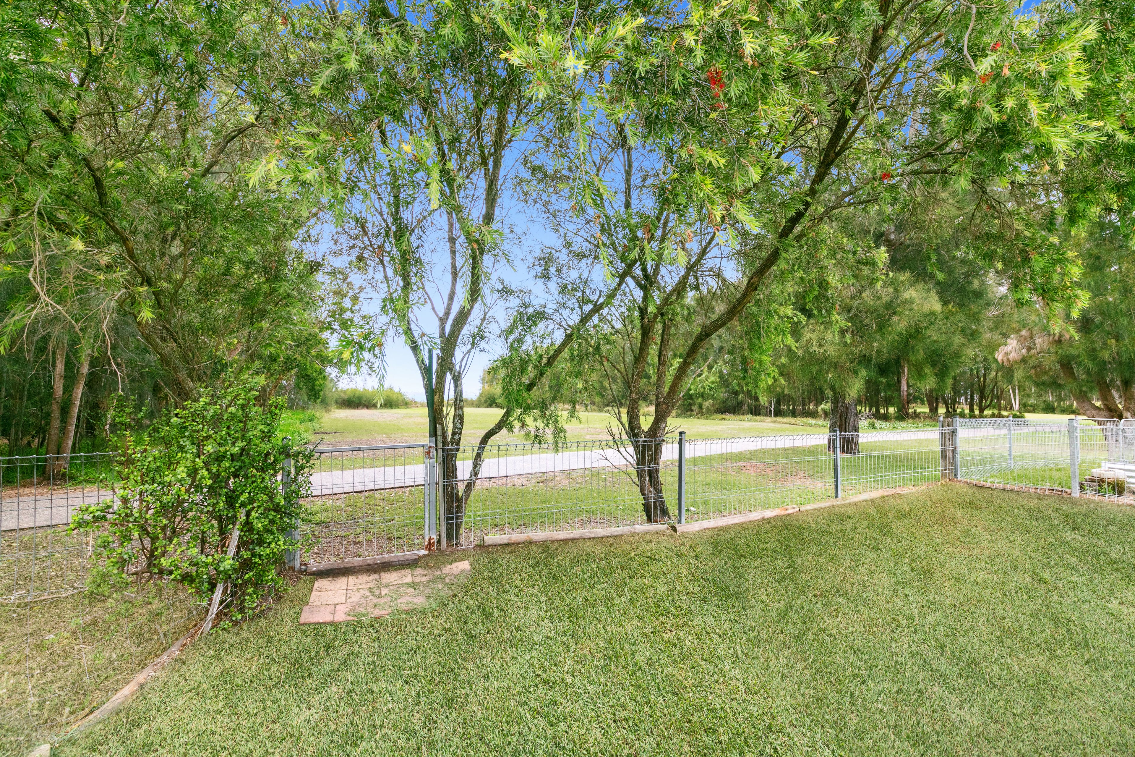 349 Lakedge Avenue, Berkeley Vale NSW 2261, Berkeley Vale - Thumbnail 8